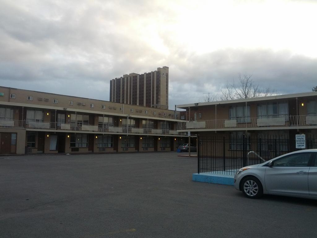 Admiral Inn By The Falls Καταρράκτες του Νιαγάρα Εξωτερικό φωτογραφία